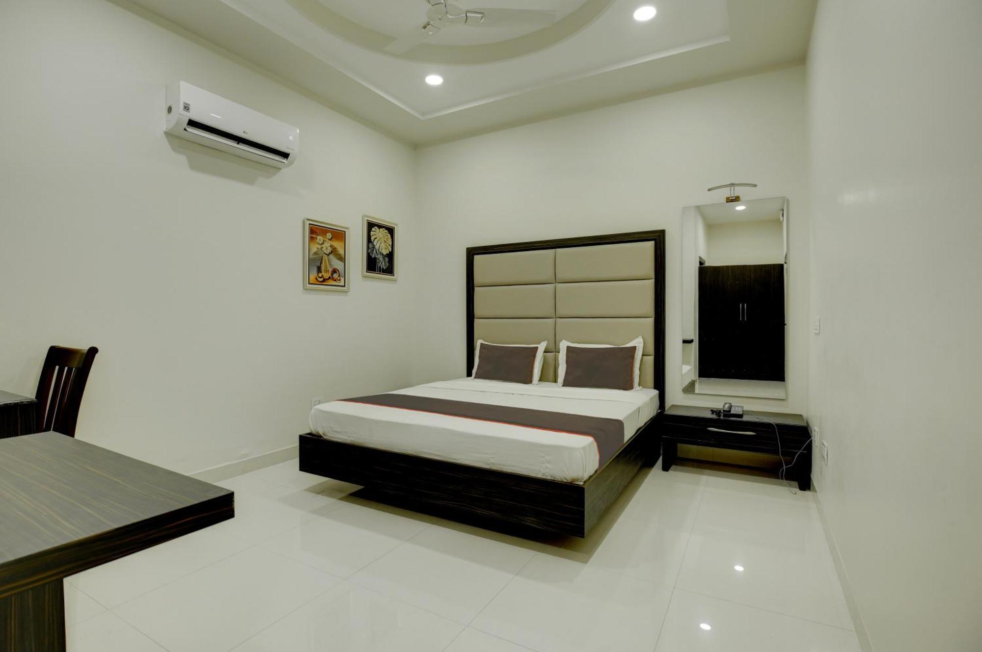 Super Collection O Ovel Hotel Grand Abadpura Экстерьер фото