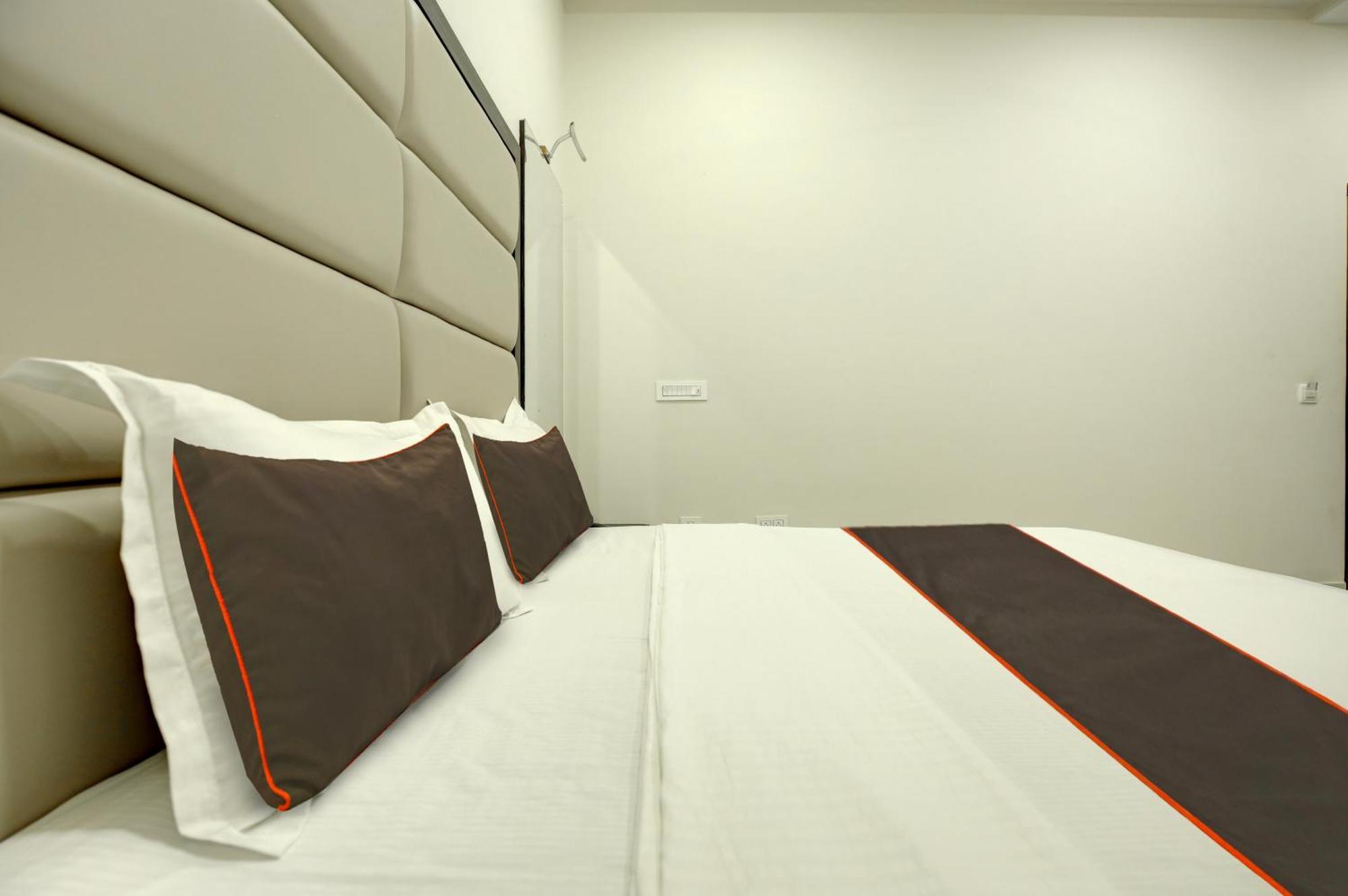 Super Collection O Ovel Hotel Grand Abadpura Экстерьер фото