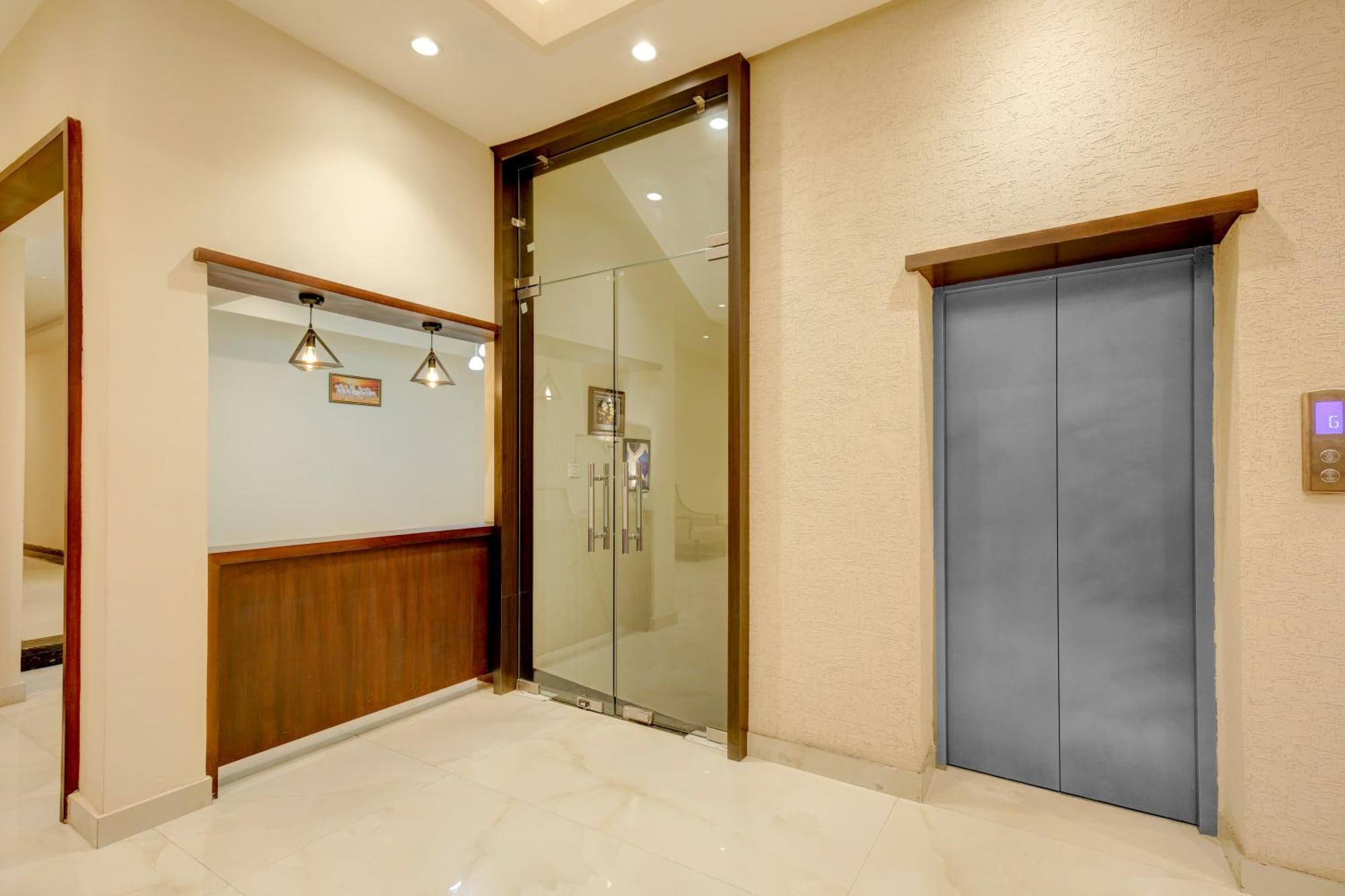 Super Collection O Ovel Hotel Grand Abadpura Экстерьер фото