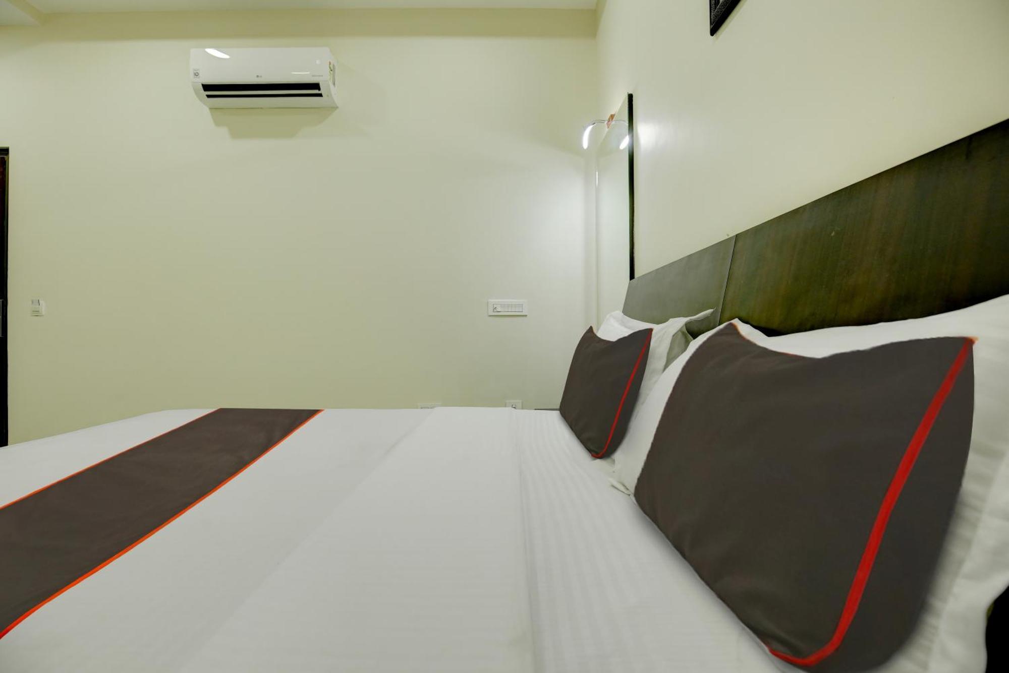 Super Collection O Ovel Hotel Grand Abadpura Экстерьер фото